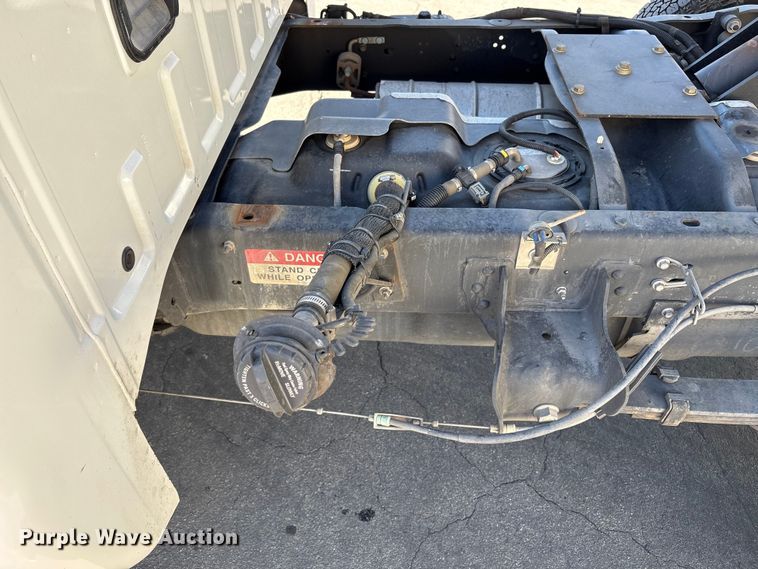 image for item EC8072 2009 Ford F250 Super Duty dump bed pickup truck