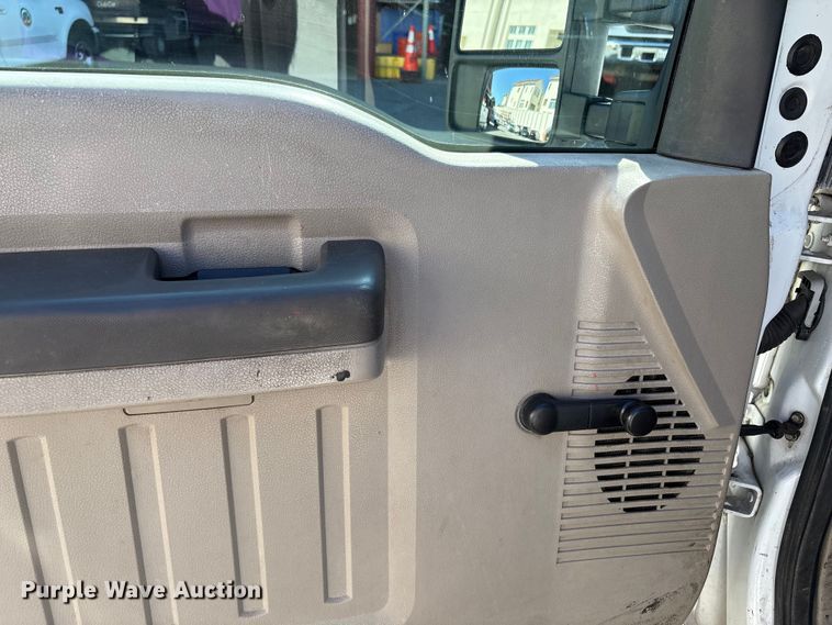 image for item EC8072 2009 Ford F250 Super Duty dump bed pickup truck