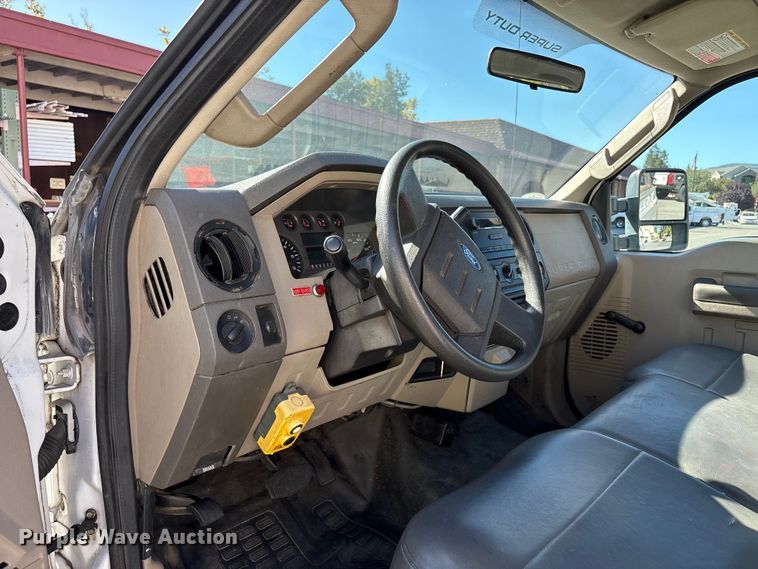 image for item EC8072 2009 Ford F250 Super Duty dump bed pickup truck