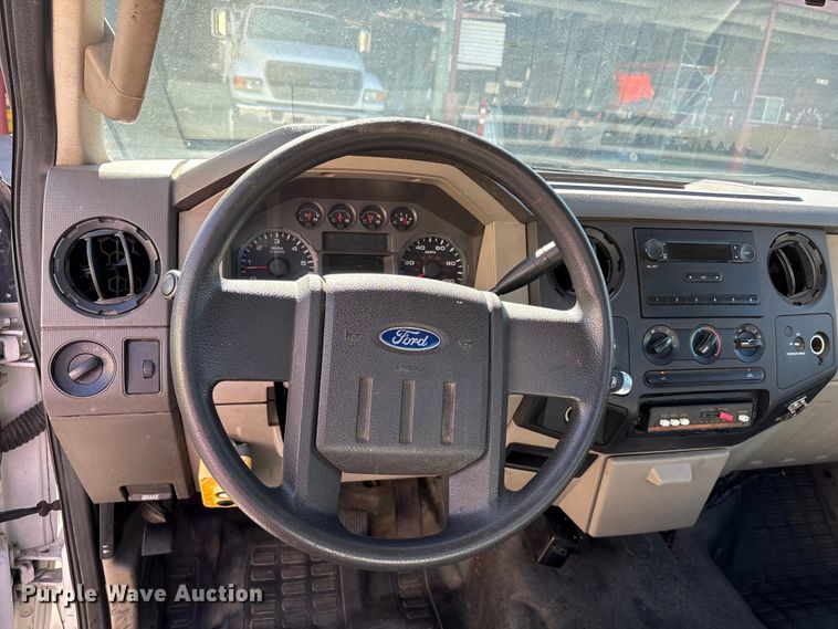 image for item EC8072 2009 Ford F250 Super Duty dump bed pickup truck