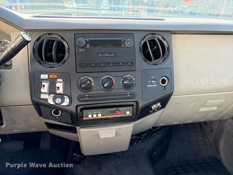 image for item EC8072 2009 Ford F250 Super Duty dump bed pickup truck