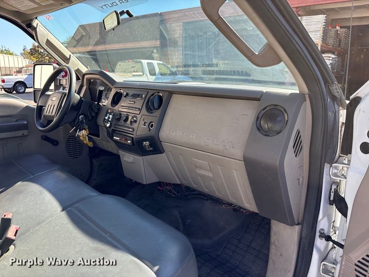 image for item EC8072 2009 Ford F250 Super Duty dump bed pickup truck