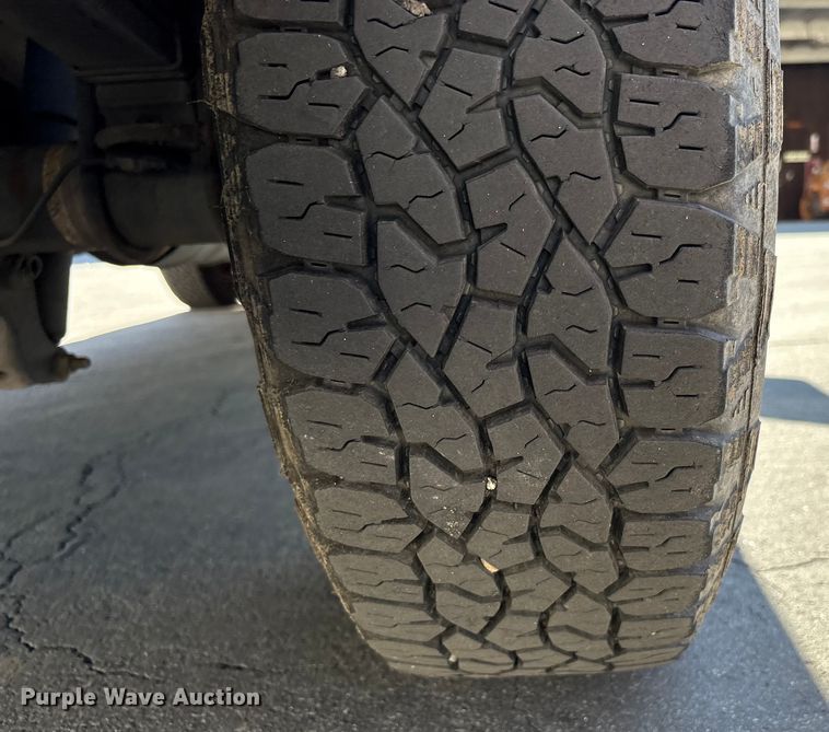 image for item EC8072 2009 Ford F250 Super Duty dump bed pickup truck