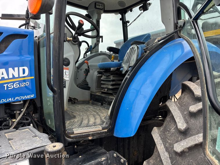 image for item ED2459 2015 New Holland TS6.120 MFWD tractor