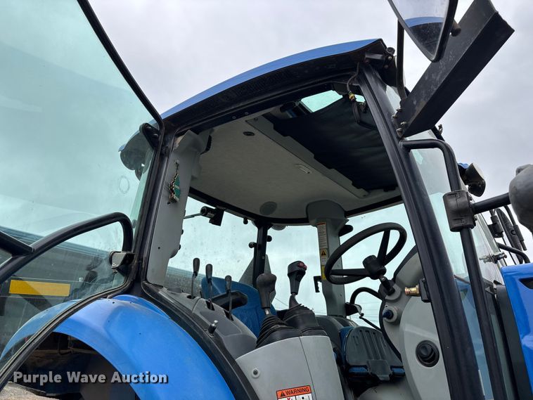 image for item ED2459 2015 New Holland TS6.120 MFWD tractor