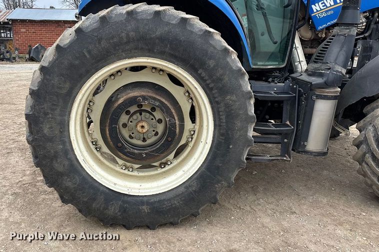 image for item ED2459 2015 New Holland TS6.120 MFWD tractor