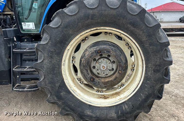 image for item ED2459 2015 New Holland TS6.120 MFWD tractor