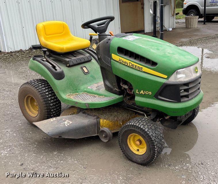 image for item EE4270 2009 John Deere LA105 lawn mower