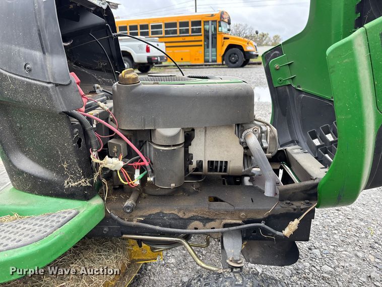 image for item EE4270 2009 John Deere LA105 lawn mower