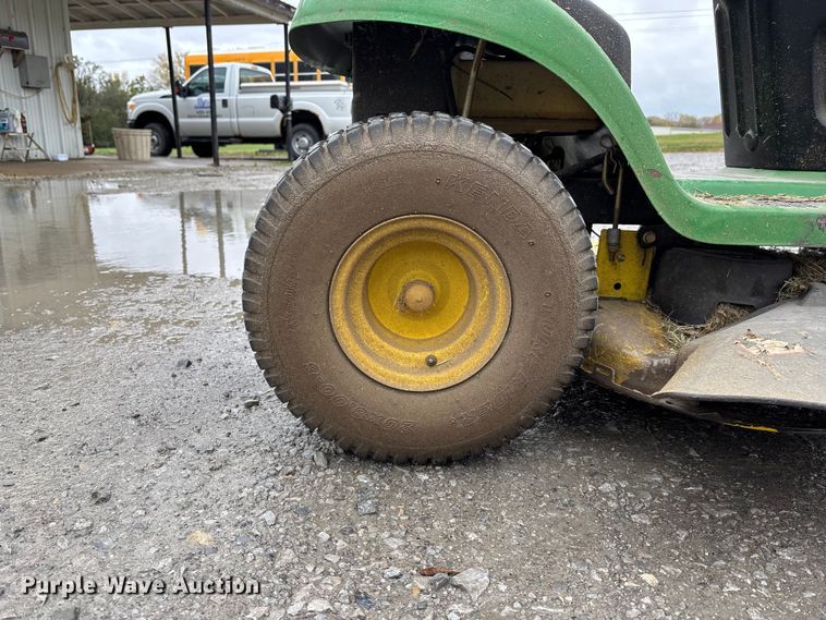 image for item EE4270 2009 John Deere LA105 lawn mower