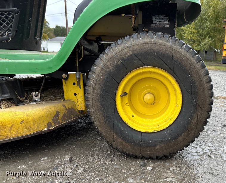image for item EE4270 2009 John Deere LA105 lawn mower