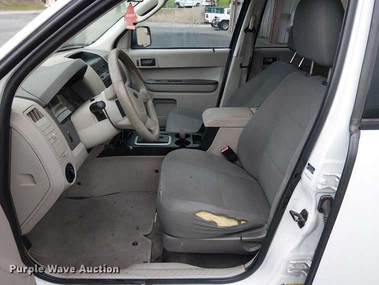 image for item EE5084 2010 Ford Escape SUV