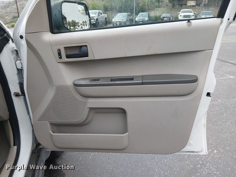 image for item EE5084 2010 Ford Escape SUV