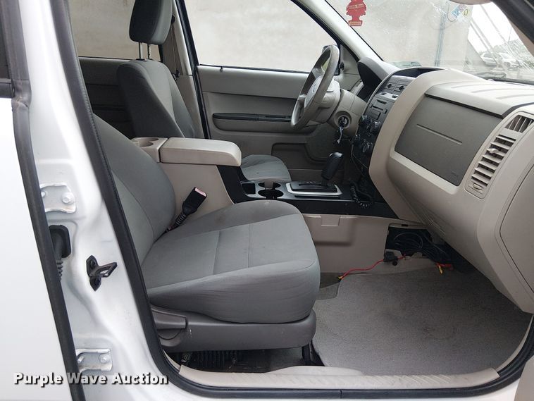 image for item EE5084 2010 Ford Escape SUV