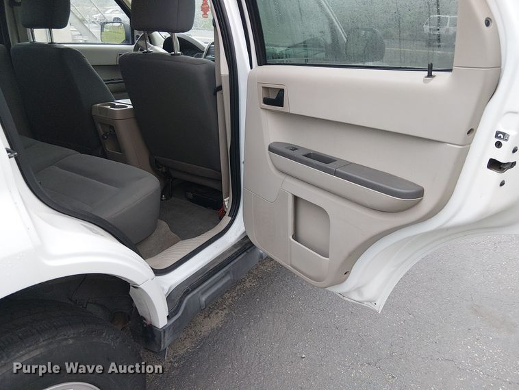 image for item EE5084 2010 Ford Escape SUV