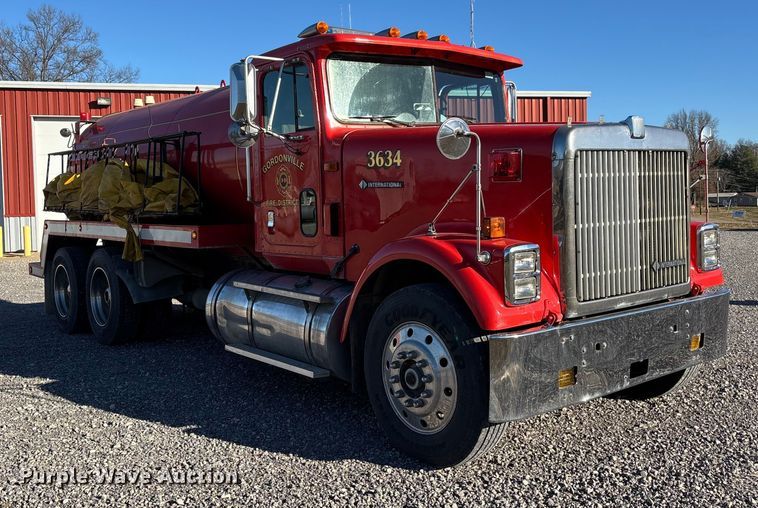 image for item EJ7571 1994 International 9300 tanker fire truck