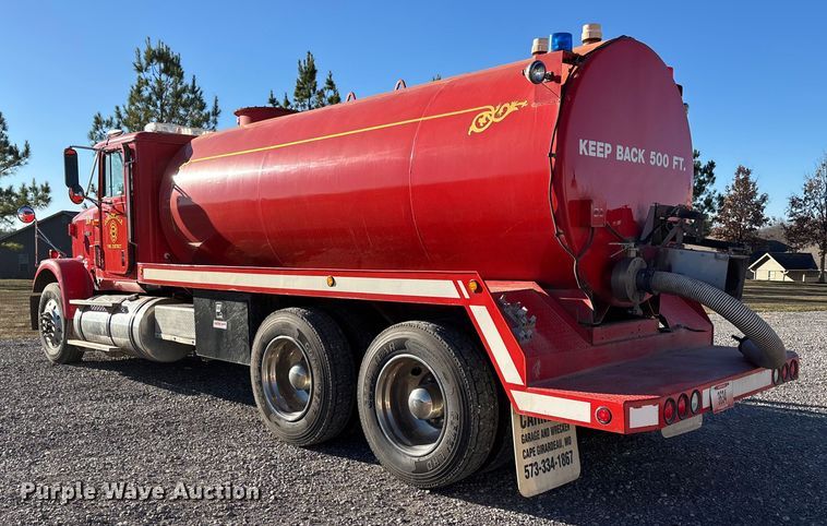 image for item EJ7571 1994 International 9300 tanker fire truck