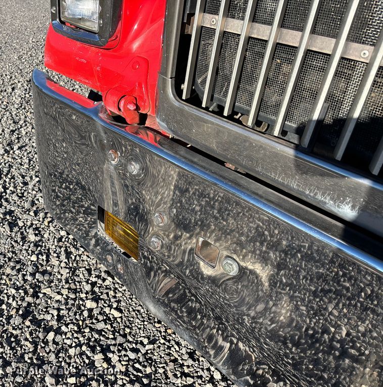 image for item EJ7571 1994 International 9300 tanker fire truck