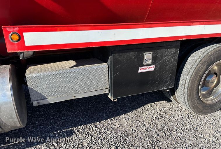 image for item EJ7571 1994 International 9300 tanker fire truck