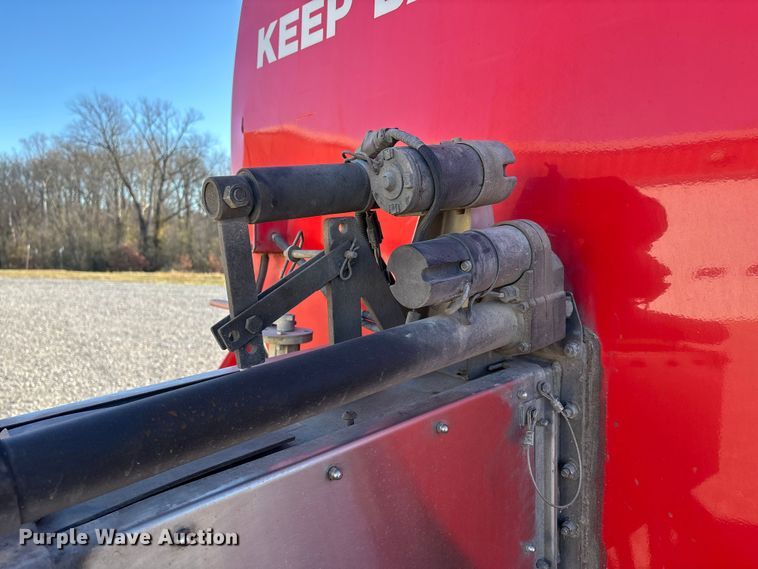 image for item EJ7571 1994 International 9300 tanker fire truck