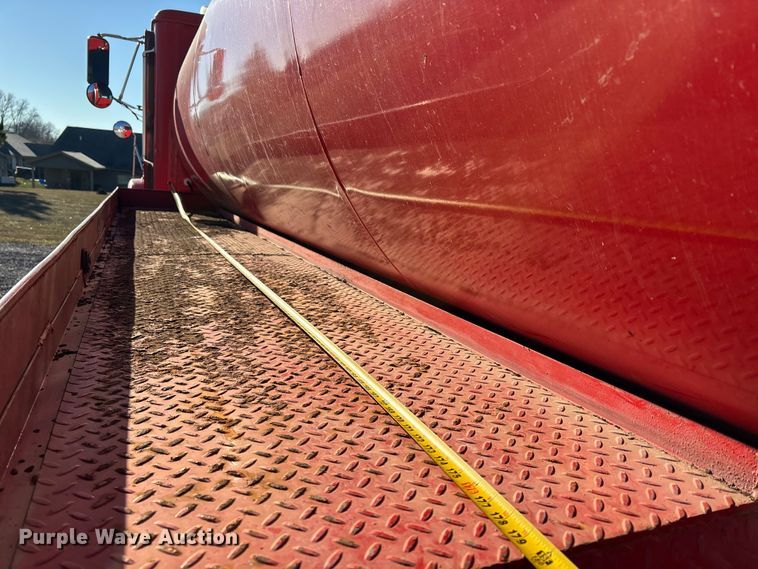 image for item EJ7571 1994 International 9300 tanker fire truck