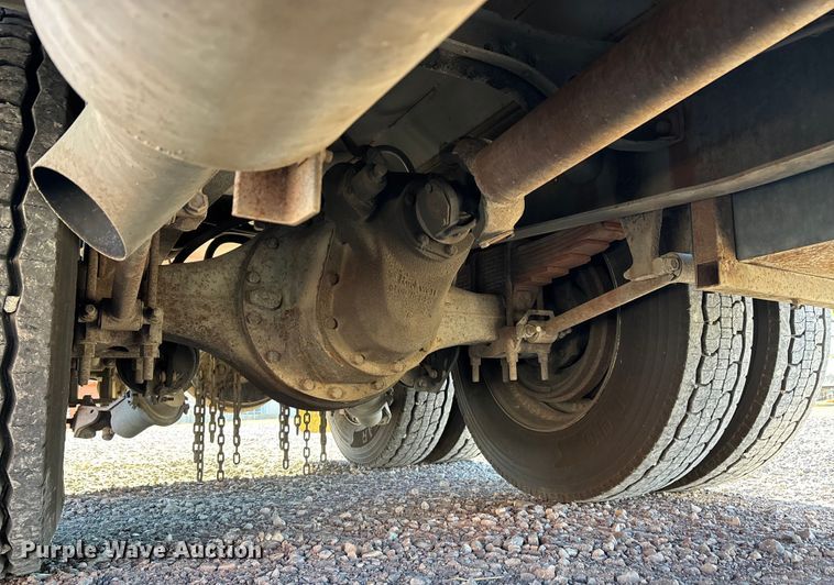 image for item EJ7571 1994 International 9300 tanker fire truck