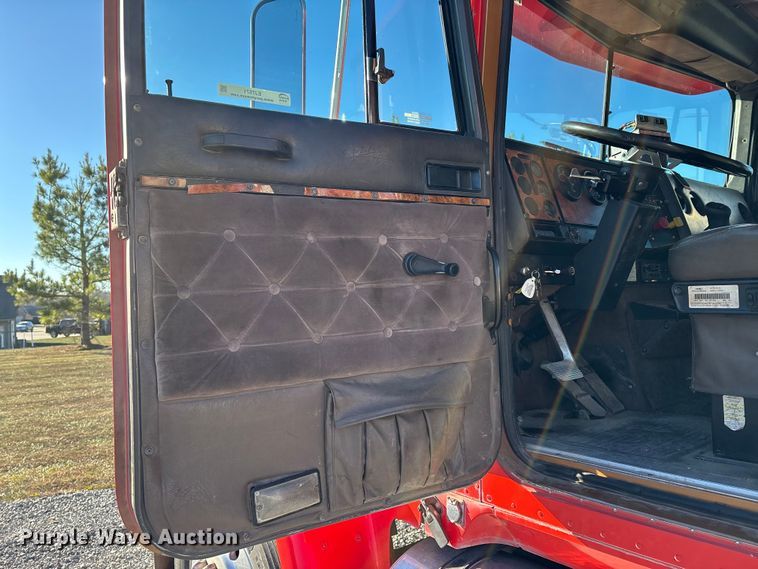 image for item EJ7571 1994 International 9300 tanker fire truck