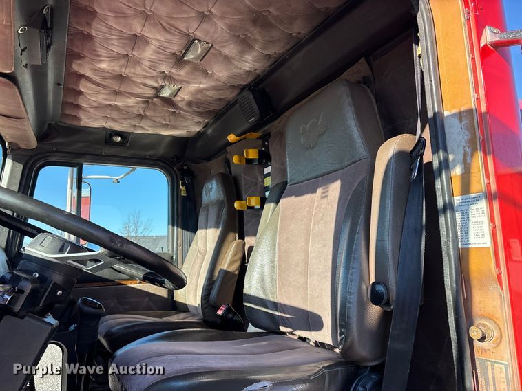 image for item EJ7571 1994 International 9300 tanker fire truck