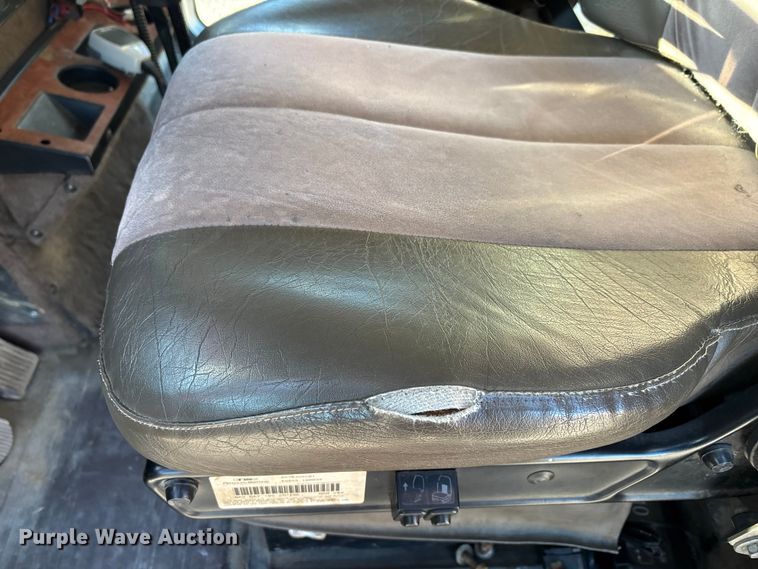 image for item EJ7571 1994 International 9300 tanker fire truck