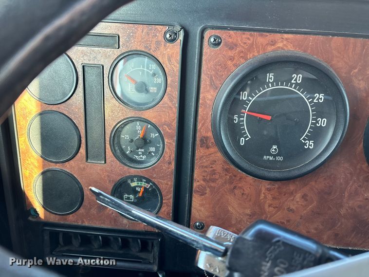 image for item EJ7571 1994 International 9300 tanker fire truck