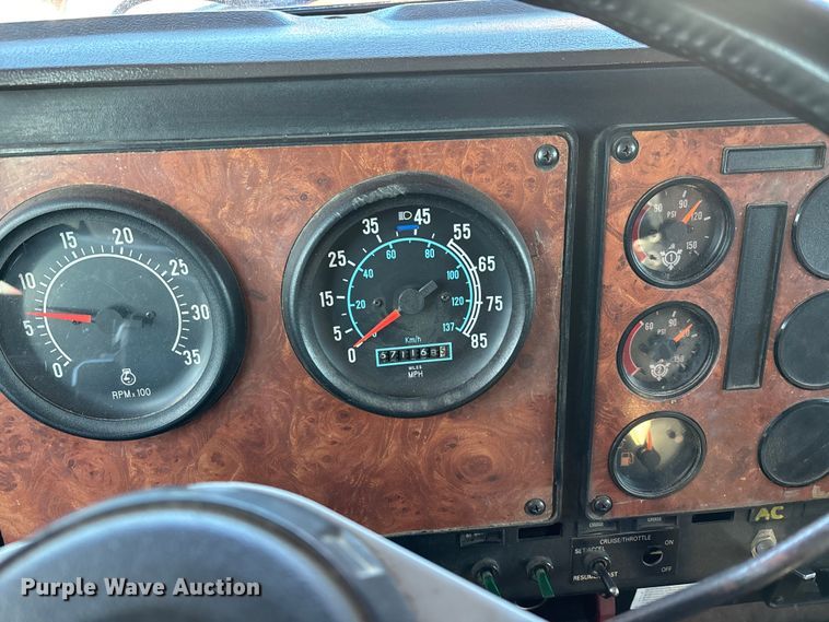 image for item EJ7571 1994 International 9300 tanker fire truck