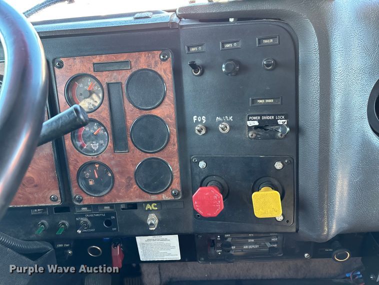 image for item EJ7571 1994 International 9300 tanker fire truck