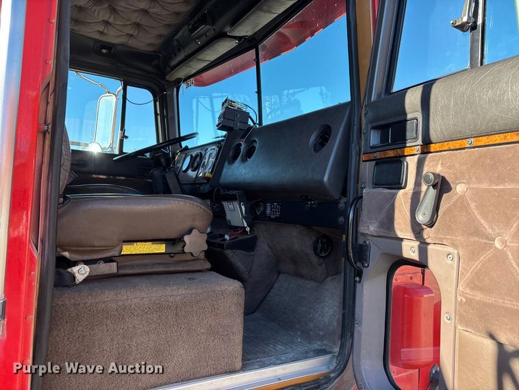 image for item EJ7571 1994 International 9300 tanker fire truck