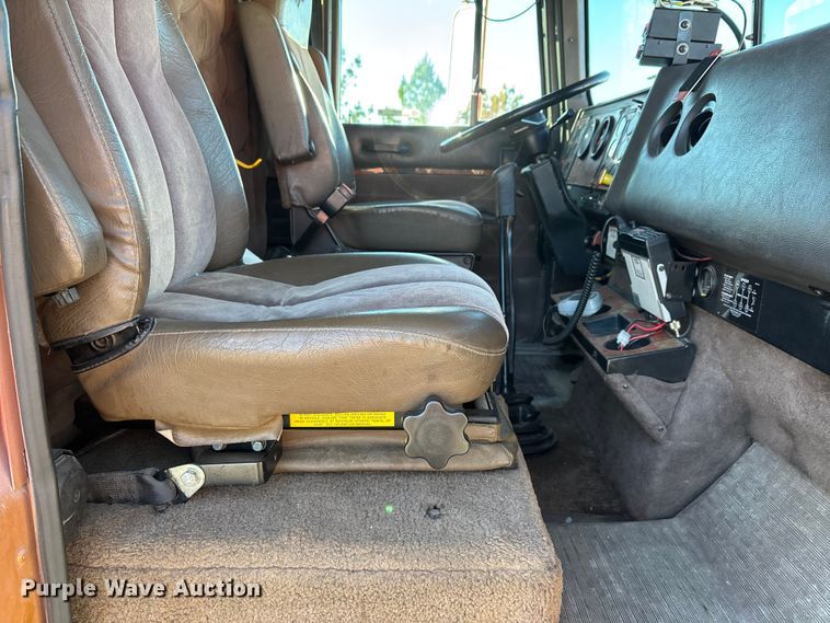 image for item EJ7571 1994 International 9300 tanker fire truck