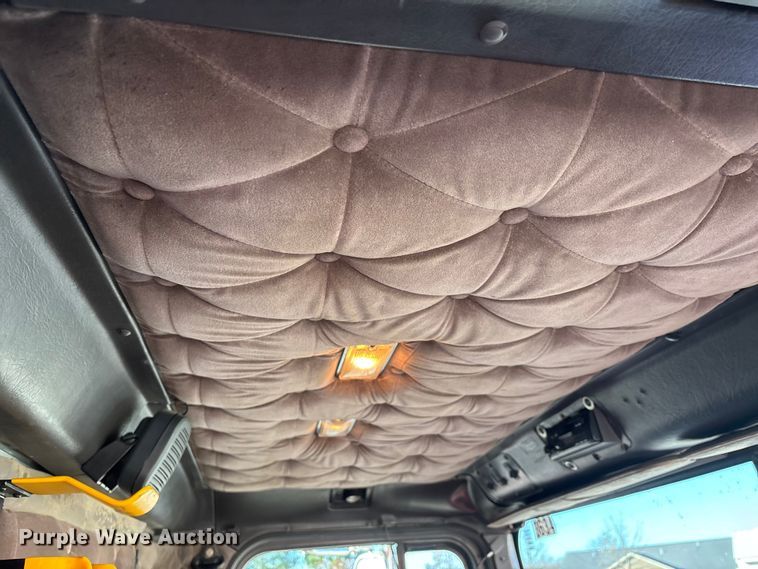 image for item EJ7571 1994 International 9300 tanker fire truck