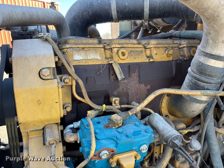 image for item EJ7571 1994 International 9300 tanker fire truck