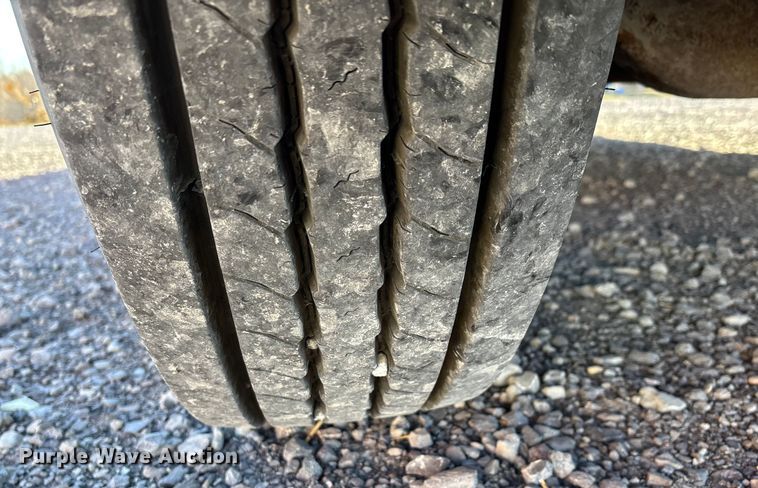 image for item EJ7571 1994 International 9300 tanker fire truck