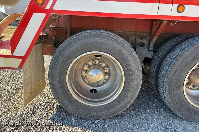 image for item EJ7571 1994 International 9300 tanker fire truck