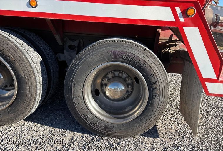 image for item EJ7571 1994 International 9300 tanker fire truck