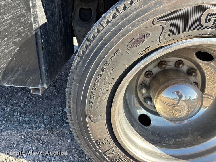 image for item EJ7571 1994 International 9300 tanker fire truck