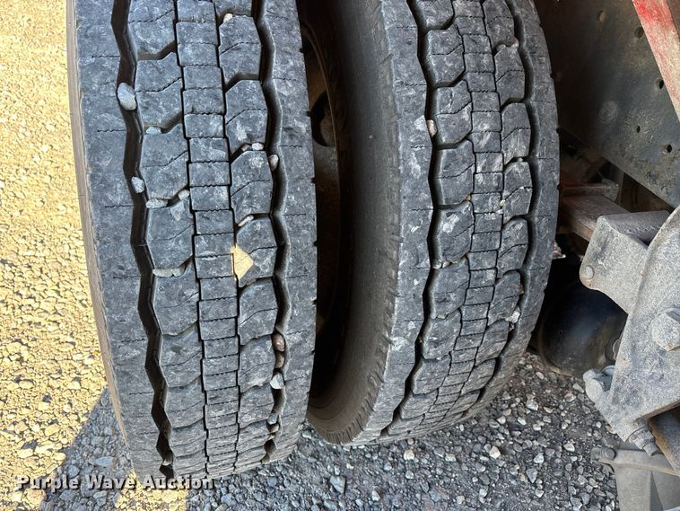 image for item EJ7571 1994 International 9300 tanker fire truck