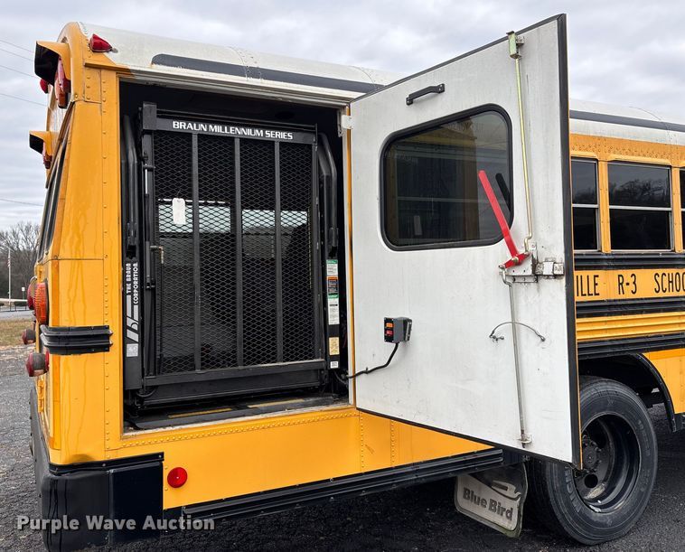 image for item EJ7773 2005 Blue Bird Bb Conventional school bus