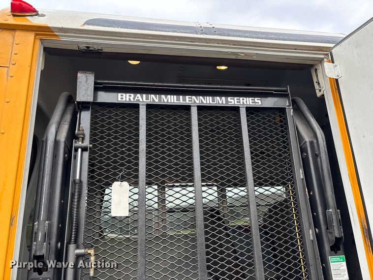 image for item EJ7773 2005 Blue Bird Bb Conventional school bus