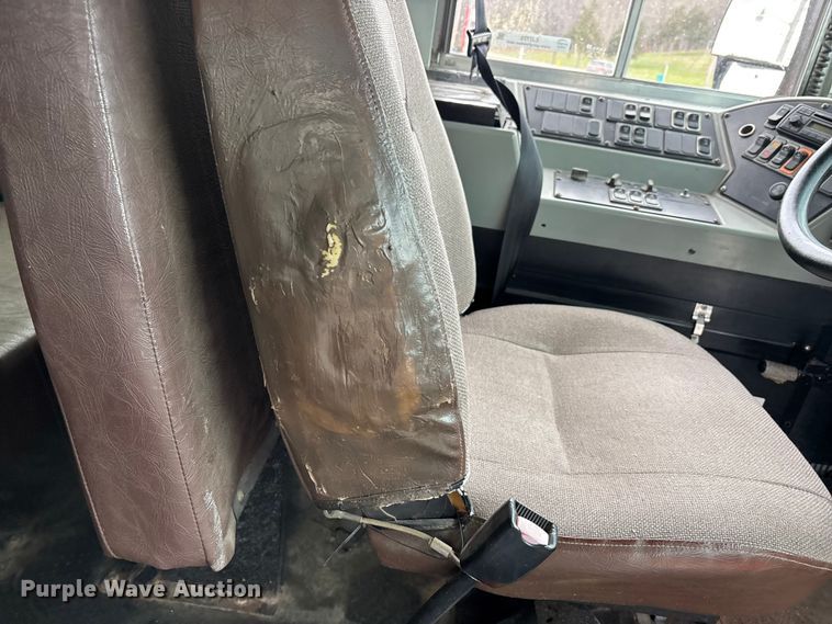 image for item EJ7773 2005 Blue Bird Bb Conventional school bus