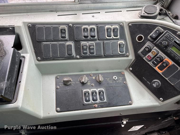 image for item EJ7773 2005 Blue Bird Bb Conventional school bus