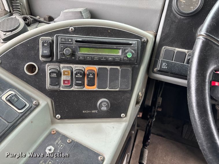 image for item EJ7773 2005 Blue Bird Bb Conventional school bus