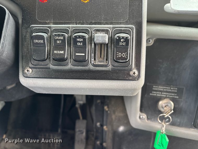 image for item EJ7773 2005 Blue Bird Bb Conventional school bus