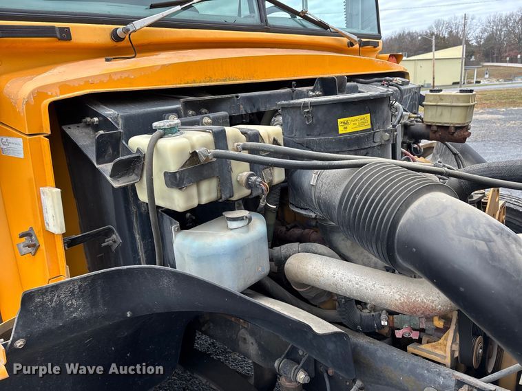 image for item EJ7773 2005 Blue Bird Bb Conventional school bus