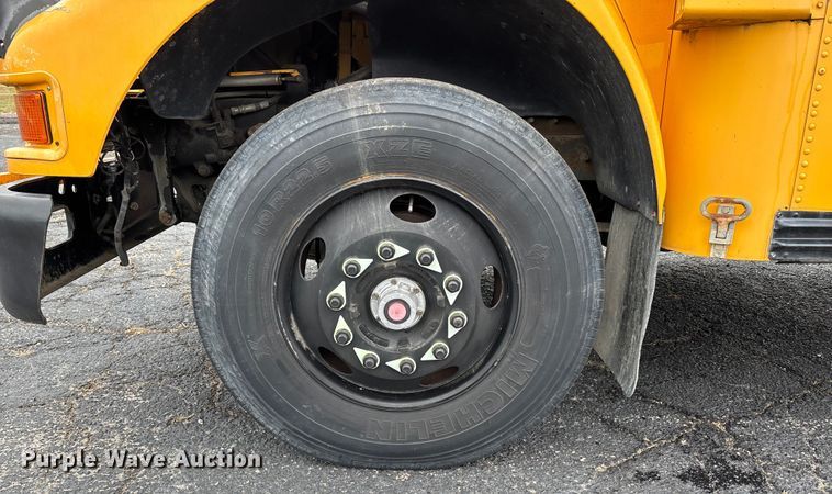 image for item EJ7773 2005 Blue Bird Bb Conventional school bus