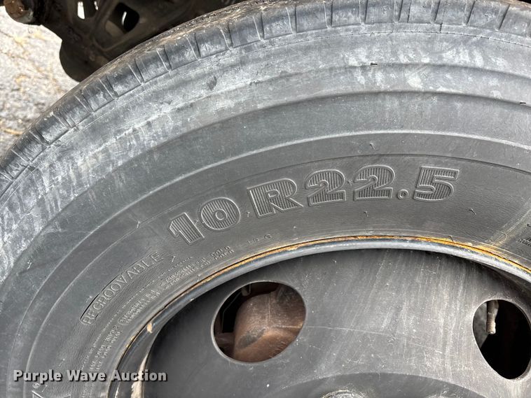 image for item EJ7773 2005 Blue Bird Bb Conventional school bus